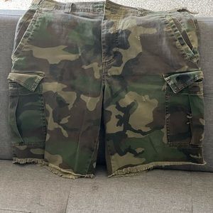 Nike SB Camo Shorts Size 32